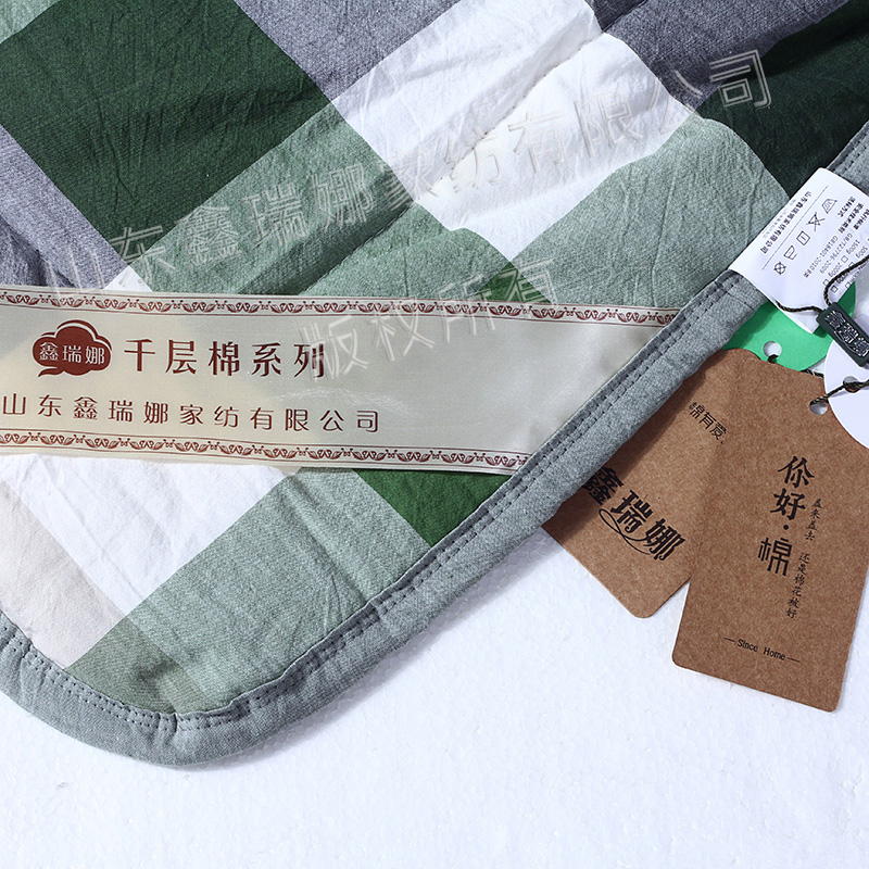 綠中格夏被特寫-角標(biāo)及洗標(biāo)